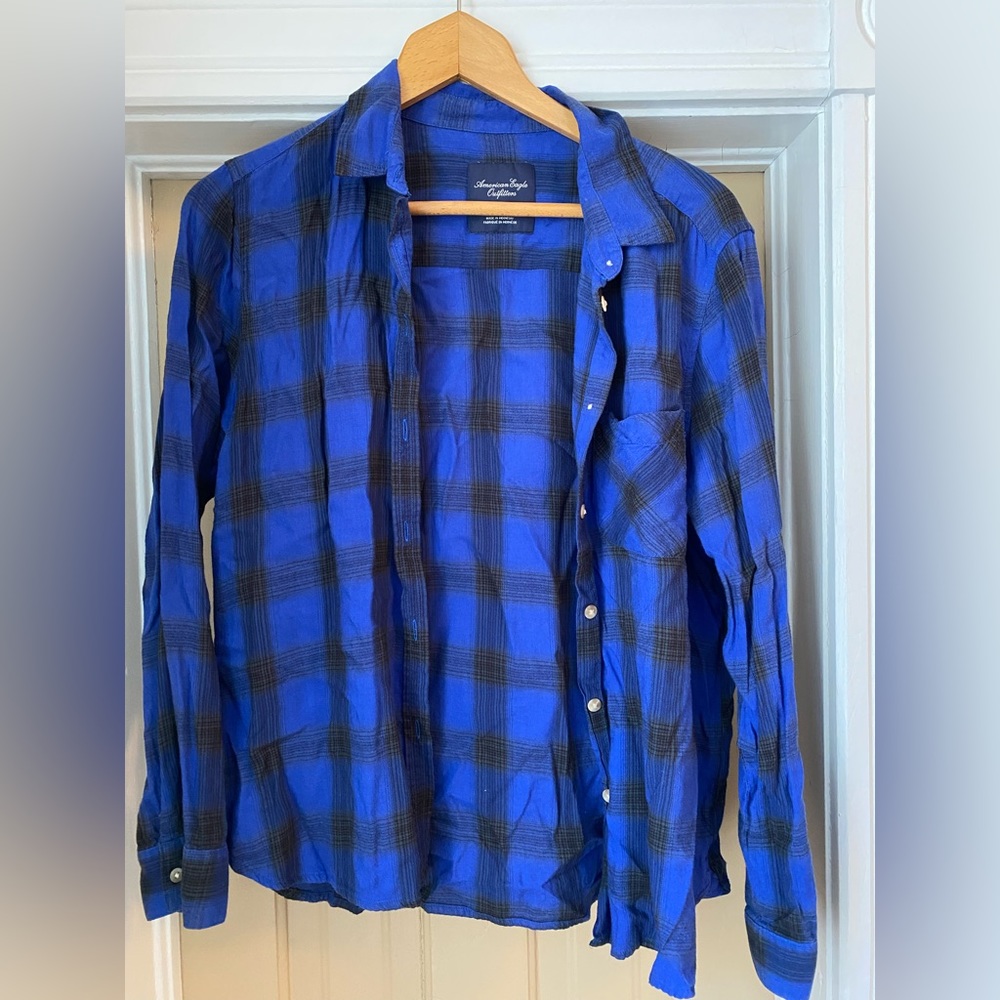 American Eagle Blue Plaid Button Up